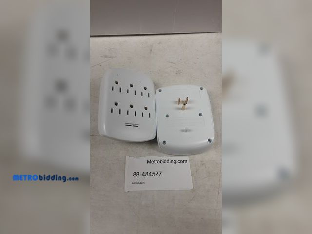 Lot 88-484527 - (2) 6 outlet surge protector outlet