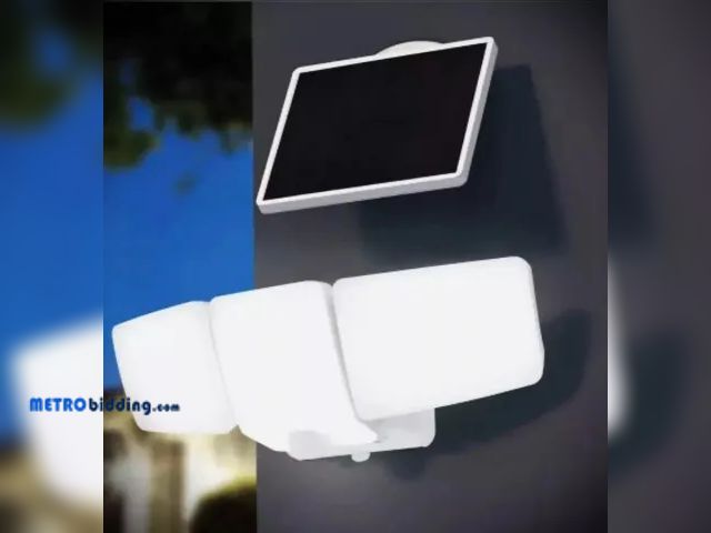 Lot 88-494291 - LUTEC 2500L Motion Activated Solar Security Light Triple Head Lutec