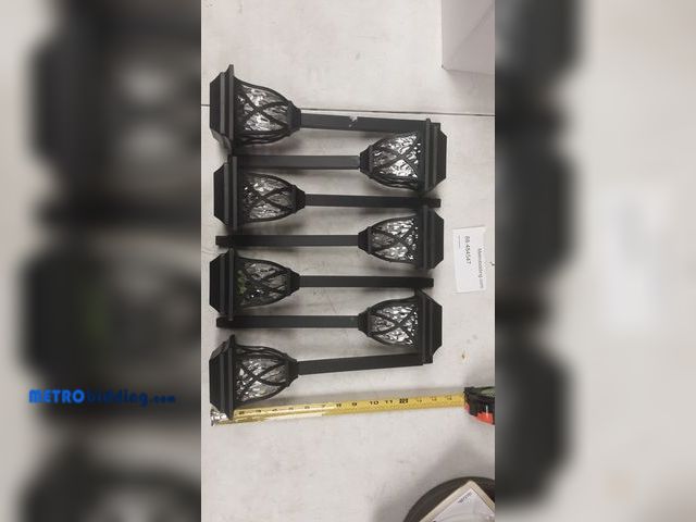 Lot 88-484547 - (7) Solar walkway lights