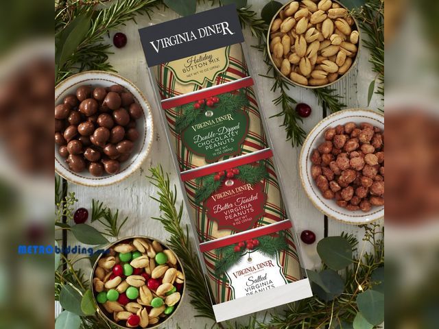 Lot 88-494235 - Virginia Diner Holiday Plaid - Tower Gift Set (Salted Virignia Peanuts 10oz, Double Dippled Milk Cho...