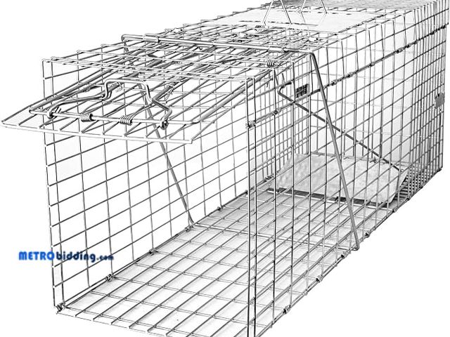 Lot 88-503493 - SZHLUX 32" Live Animal Cage Trap, Heavy Duty Folding Raccoon Traps, Humane Cat Trap for Stray Cats, ...