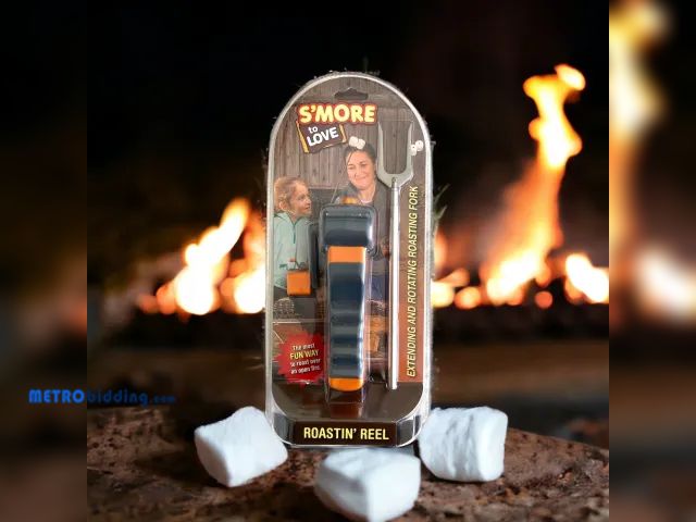 Lot 88-498241 - Marshmallow Hot Dog Extending 27" Roasting Reel Fork Camping Fire Pit SMores