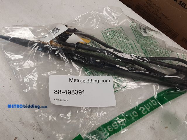 Lot 88-498391 - Raindrip 172CPUB, Adjustable Flow Micro Sprinkler Assembly, Half-Circle Pattern, Fan Spray, 1/4" Cla...