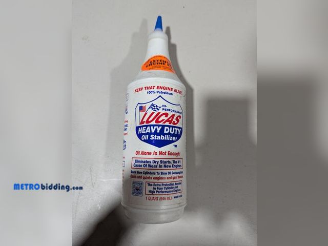 Lot 88-88485846 - Lucas Heavy Duty Oil Stabilizer 1 Quart (946 mL)