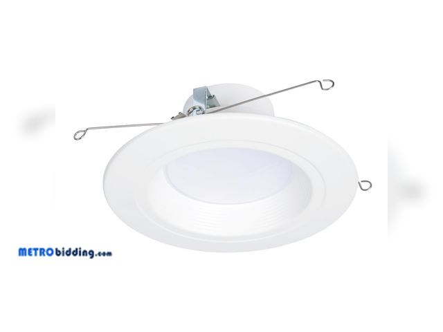 Lot 88-497996 - HALO RL 5/6-Inch Recessed LED Trim Downlight with Selectable Color Temperatures - RL56069FSD2W1EWH