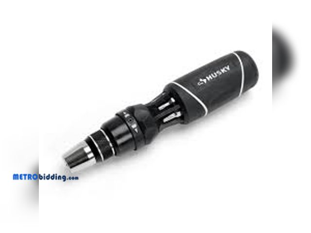 Lot 88-493765 - Husky 12-in-1 Quick-Load Ratcheting Screwdriver , Missing 1 bit