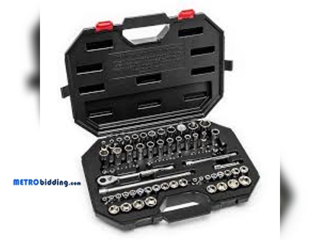 Lot 88-493889 - Husky 3/8 in. Drive Mechanics Tool Set (70-Piece), missing pieces, check pics