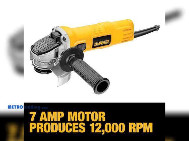 Lot 88-491885 - DEWALT 7 Amp 4.5 in. Small Corded Angle Grinder with 1-Touch Guard, floor model