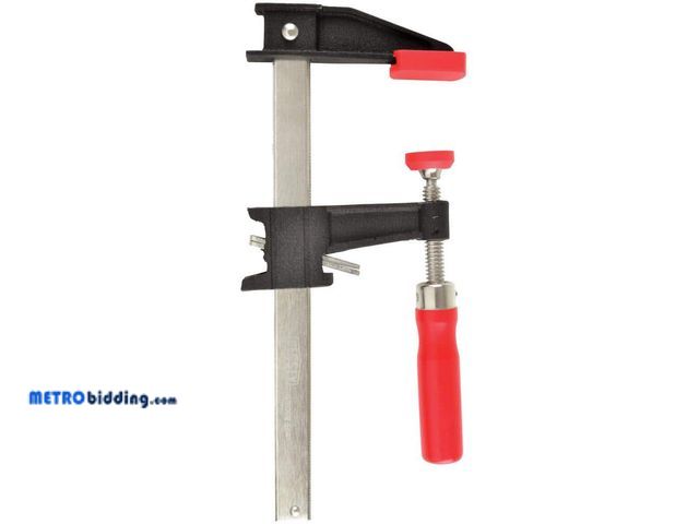 Lot 88-491750 - BESSEY Clutch Style 6 in. Capacity Bar Clamp with Wood Handle and 2-1/2 in. Throat Depth GSCC2.506