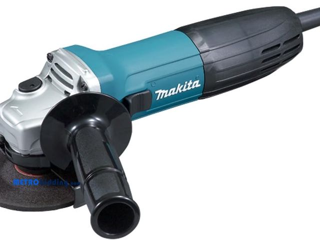 Lot 88-480051 - Makita GA4030 4-Inch Angle Grinder
