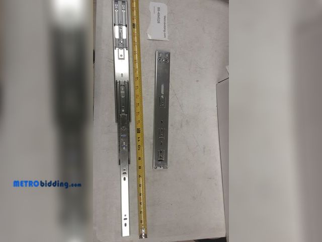 Lot 88-484528 - Set of 24-inch full extension soft close drawer slides