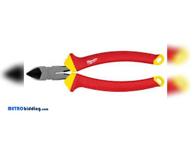 Lot 88-493689 - Milwaukee 1000V Insulated 8 in. Diagonal Cutting Pliers