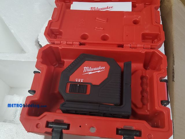 Lot 88-506713 - Milwaukee
Green Cross Line Laser