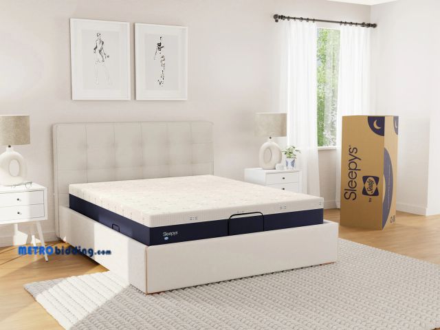 Lot 88-484685 - 10" Memory Foam Medium California King Mattress in a Box, new in a box