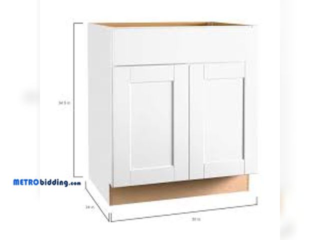 Lot 88-491337 - Hampton Bay Shaker 30 in. W x 24 in. D x 34.5 in. H Assembled Base Cabinet in Satin White