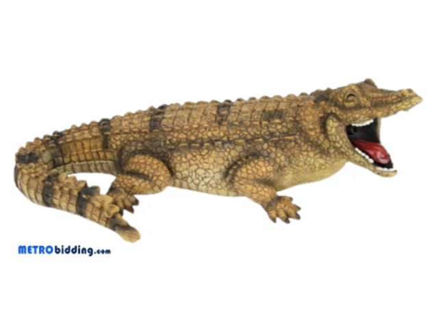 Lot 88-498460 - Design Toscano - Striker the Alligator Spitter Piped Statue