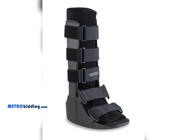 Lot 88-483022 - United Ortho Cam Walker Fracture Boot, Medium, Black