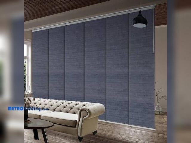 Lot 88-494330 - EMOH Midnight Blue 70 in. - 130 in. W x 94 in. L Adjustable 6- Panel White Single Rail Panel Track