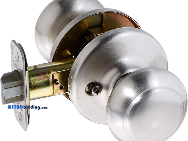 Lot 88-501679 - Kwikset 92001-509 Passage Lockset Security Hall/Closet Knob, Satin Nickel