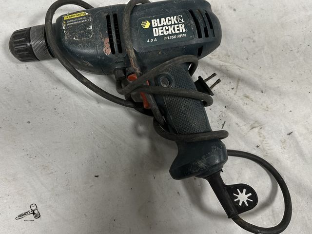 Lot 91-7705 - BLACK &amp; DECKER REVERSIBLE DRILL