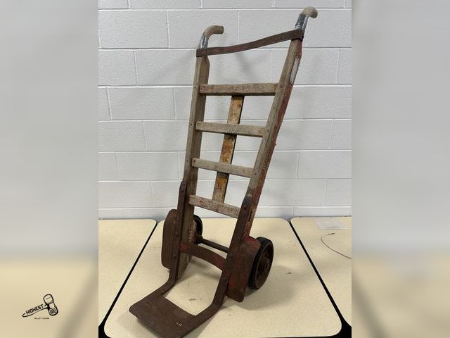 Lot 91-7057 - NUTTING 8-4-A TWO WHEEL HAND CART