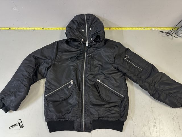 Lot 91-9697 - JOE WHISTLER 1973 LARGE MENS BLACK WINTER COAT