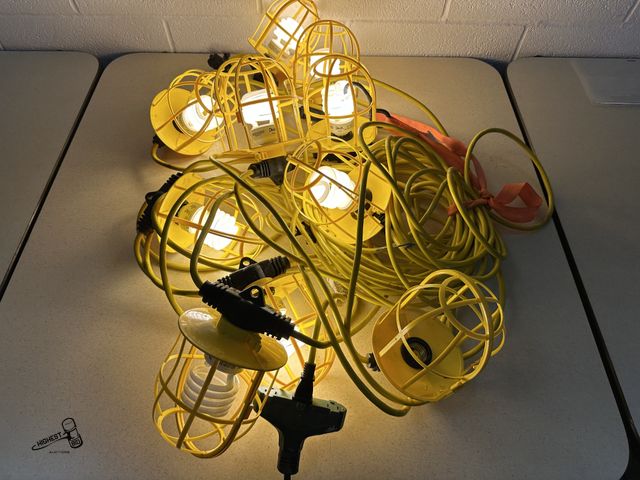 Lot 91-7048 - 100FT PLUG IN PORTABLE STRING LIGHTS