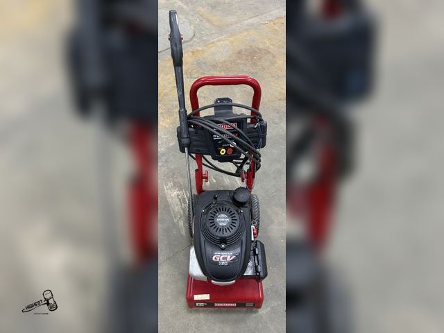 Lot 91-6560 - CRAFTSMAN PRESSURE WASHER 2700 MAX PSI - 2.3 GPM - INCLUDES 5 DIFFERENT NOZZLE TIPS - 25FT HOSE - WA...