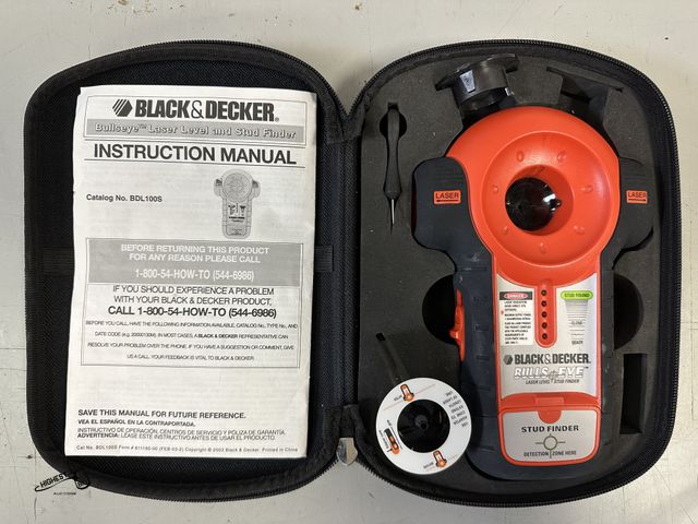 Lot 91-9013 - BLACK &amp; DECKER BULLS EYE LASER LEVEL STUD FINDER IN CASE
