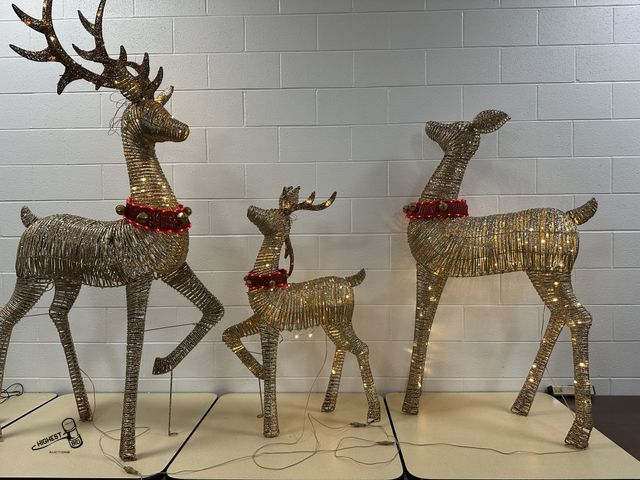 Lot 91-7444 - SET OF 3 GOLD SPARKLY DEER FAMILY &amp; LED LIGHTS AS SEEN IN PHOTOS
