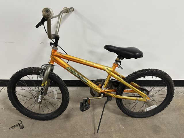Lot 91-7929 - MAGNA RIPCLAW 20" BMX BIKE