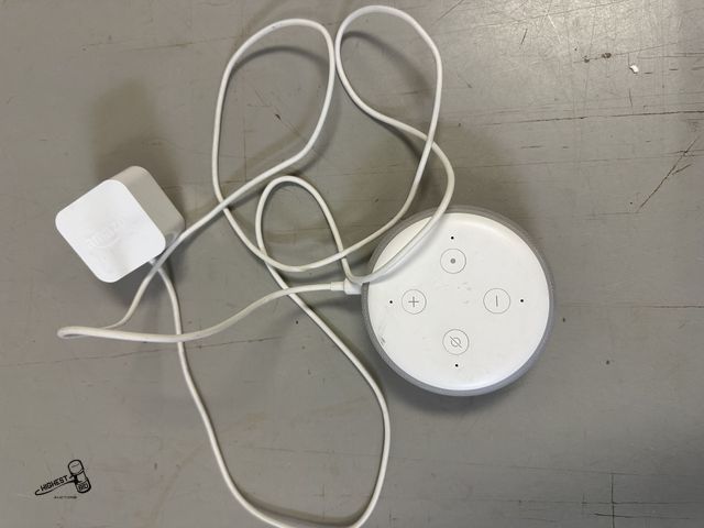 Lot 91-7098 - AMAZON ECHO DOT MODEL C78MP8 - UNKNOWN GENERATION - INCLUDES CORD