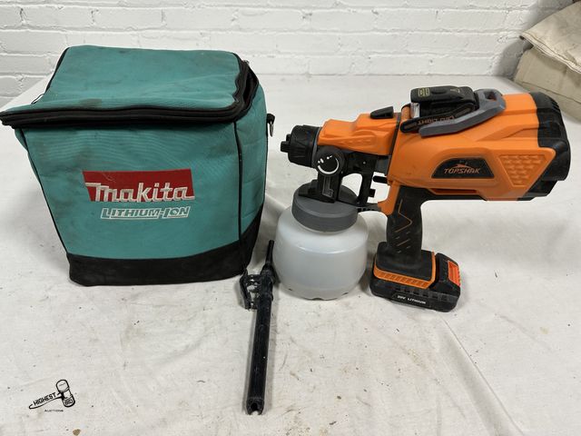 Lot 91-7714 - TOPSHAK 20 VOLT SPRAY GUN WITH BATTERY &amp; MAKITA BAG