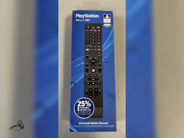 Lot 91-7776 - PLAY STATION  UNIVERSAL MEDIA  REMOTE