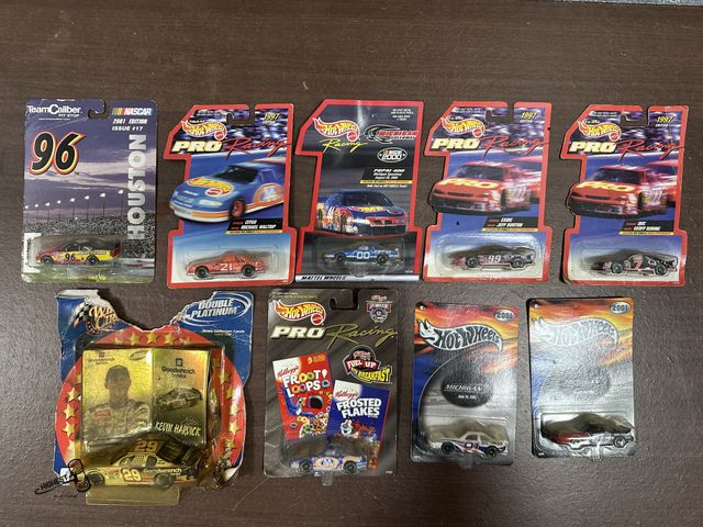 Lot 91-6606 - 9 TOTAL NASCAR DIE CAST CARS - PEPSI 400 - GEOFF BODINE - MICHIGAN SPEEDWAY 2001 - JEFF BURTON - MIC...