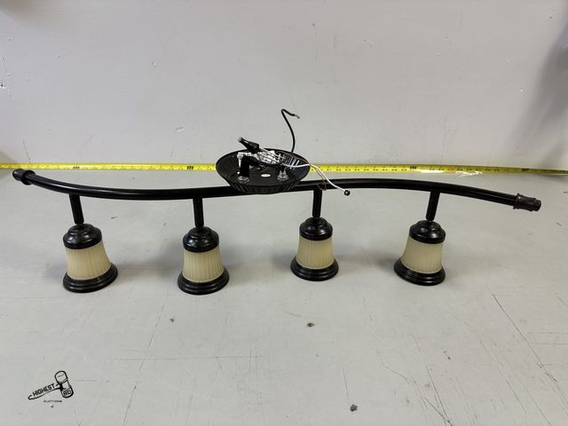 Lot 91-6372 - 4 BULB ACCENT LIGHTING - LIGHTS SWIVEL