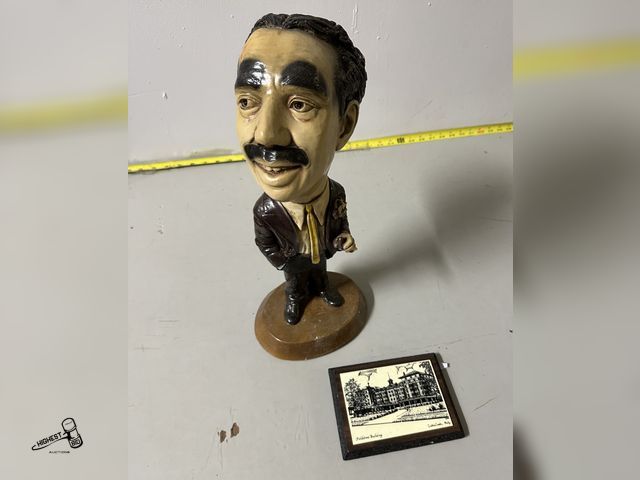 Lot 91-10335 - VINTAGE ESCO GROUCHO MARX CHALKWARE STATUE WITH VINTAGE BATTLE CREEK MI FEILDSTONE BUILDING PLAQUE