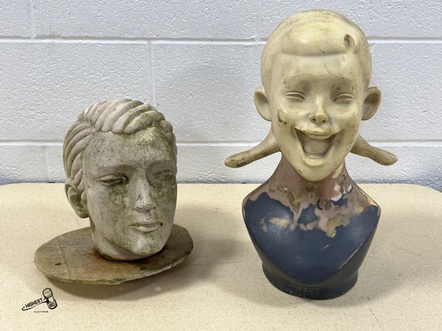 Lot 91-10327 - 2 MISCELLANEOUS HALLOWEEN PROPS