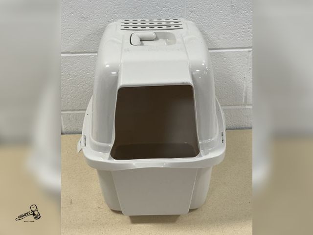 Lot 91-10236 - New MSRP $35 Van Ness Plastics Enclosed Cat Litter Box White, LG