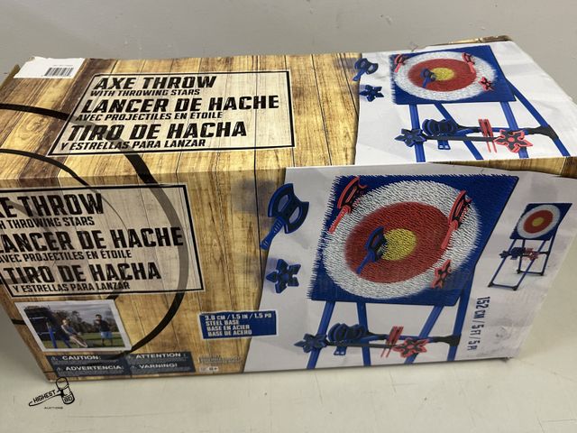 Lot 91-6349 - AXE THROW SET - STURDY STEEL FRAME - UNIQUE BRISTLE TARGET, AXE AND STAR DESIGN - BUILT IN ACCESSORY...