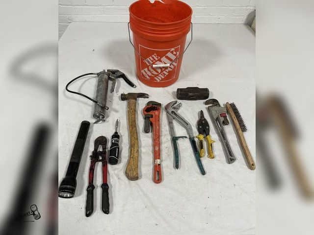 Lot 91-7718 - HOME DEPOT BUCKET WITH TOOLS - GREASE GUN HAMMER - BOLT CUTTERS - TIN SNIPES - 2 PIPE WRENCHES - WIR...