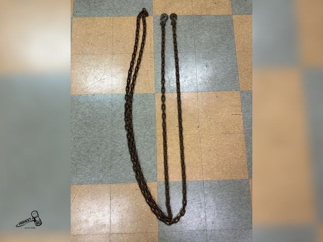 Lot 91-10270 - 20 FOOT HEAVY DUTY LOG CHAIN WITH HOOKS