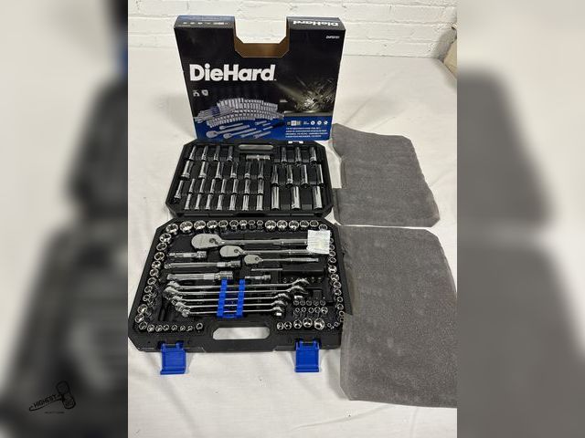Lot 91-7582 - New DIEHARD DHP55151 118 PC MECHANICS HAND TOOL SET IN HARD CASE - DieHard 1/4", 3/8" and 1/2" Drive...