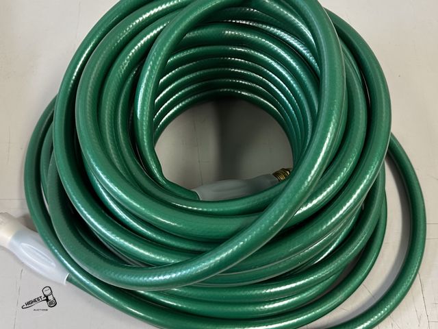 Lot 91-9564 - New FLEXON FLEXTREME CONTRACTOR GRADE 100FT / 5/8 DIAMETER HEAVY DUTY GARDEN HOSE
