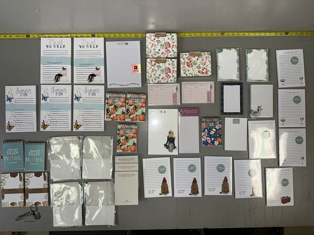 Lot 91-8368 - New 29 NOTE PADS - 3 PACKS OF BLANK CARDS WITH ENVELOPES - 6 SPIRAL NOTE BOOKS - 4 PACKS OF 25 GOODI...