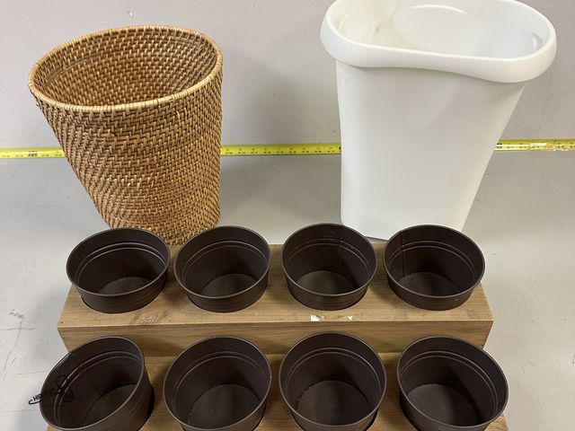Lot 91-8192 - 2 TIER 8 POT GARDEN CENTER &amp; 2 WASTE BASKETS