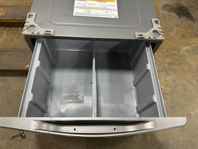 Lot 91-9479 - LG TALL PEDESTAL FOR 29 INCH FRONT LOAD WASHERS AND DRYERS - GRAPHITE STEEL