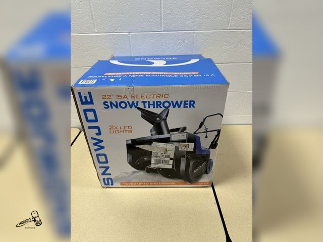 Lot 91-7480 - SNOWJOE Single Stage 22" 15A ELECTRIC SNOW THROWER - 2X LED LIGHTS - MOVES UP TO 840 LBS/MIN - 180 D...
