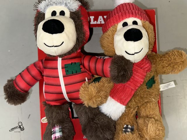 Lot 91-8736 - KONG PLAY PACK - THE RED ONE HAS THE SEAMS COMING APART AT THE NECK