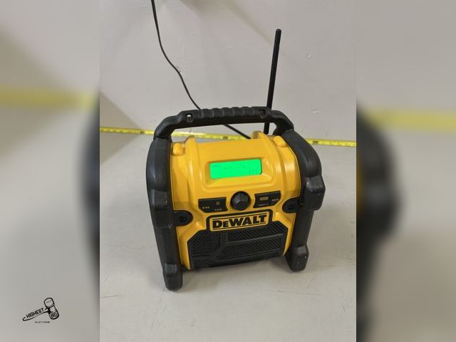 Lot 91-8290 - DEWALT WORK SITE RADIO / CHARGER MODEL # DCR018 CHARGES YOUR DEWALT TOOL BATTERIES WHILE HAVING A RA...